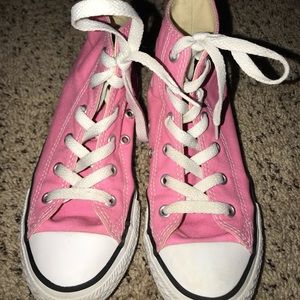 Girls size 1 high top Converse